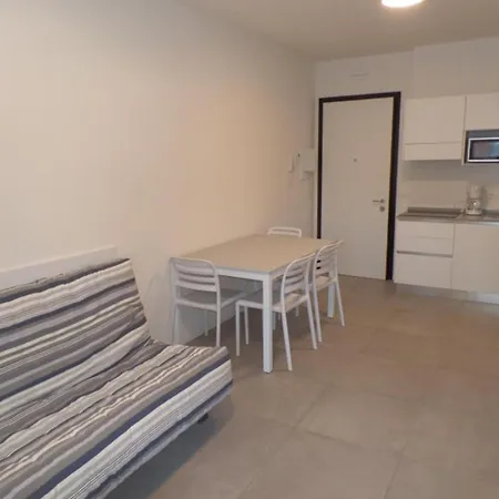 Modern And Equipped Living With Pool