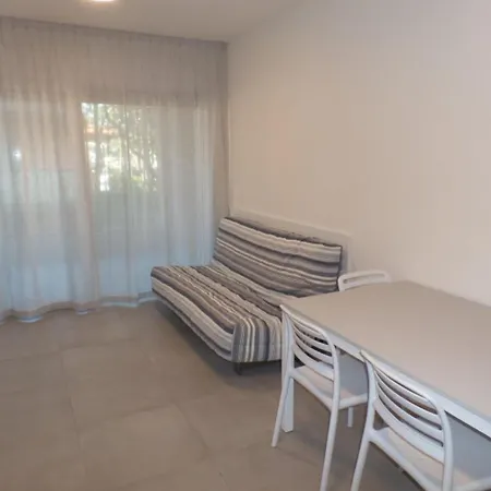 Modern And Equipped Living With Pool * ביביונה