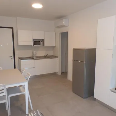 דירה Modern And Equipped Living With Pool