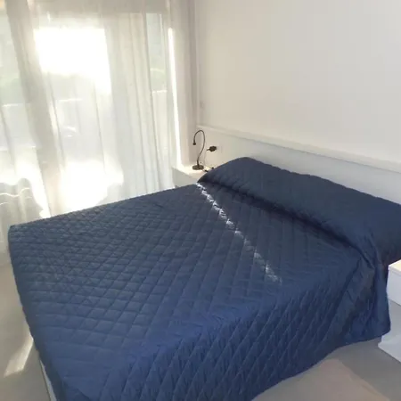 Modern And Equipped Living With Pool ביביונה