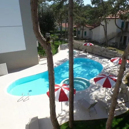 דירה Modern And Equipped Living With Pool